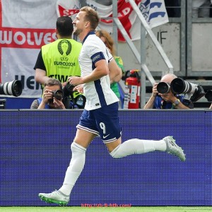 华体会hth-西班牙球员在英超联赛中的技术表现对比